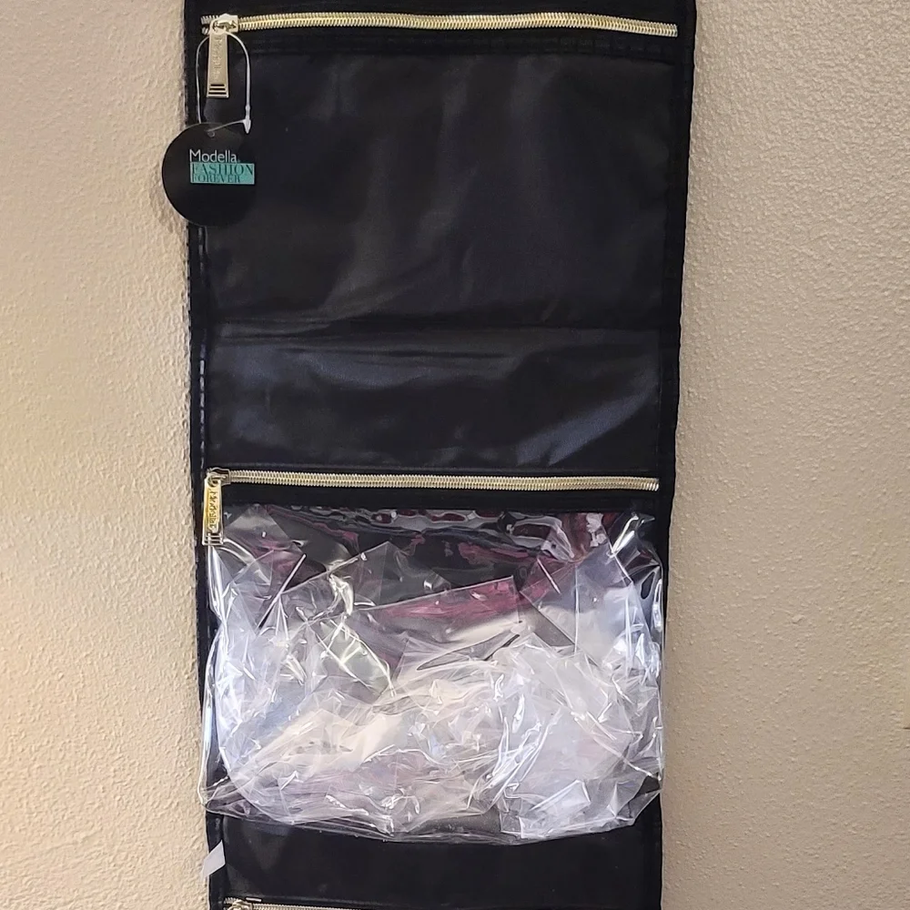 NWT Faux Leather & Nylon travel Beauty Organizer